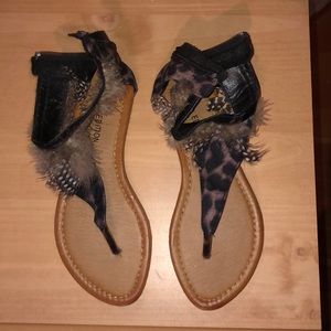 Fun feather Sandals